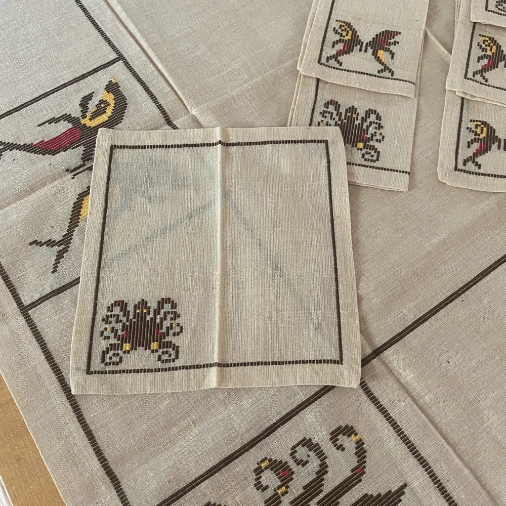 Vintage marine life table topper w/6 cocktail napkins hand cross stitched linen